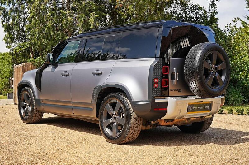 Land Rover Defender 110 view 3