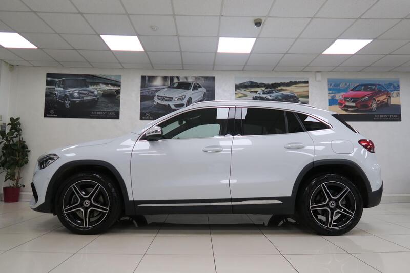 Mercedes-Benz Gla view 2