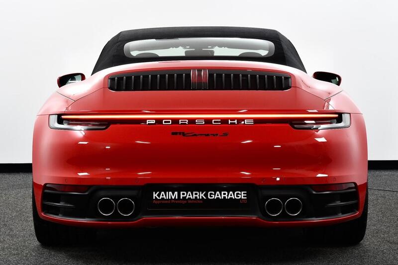 Porsche 911 view 6