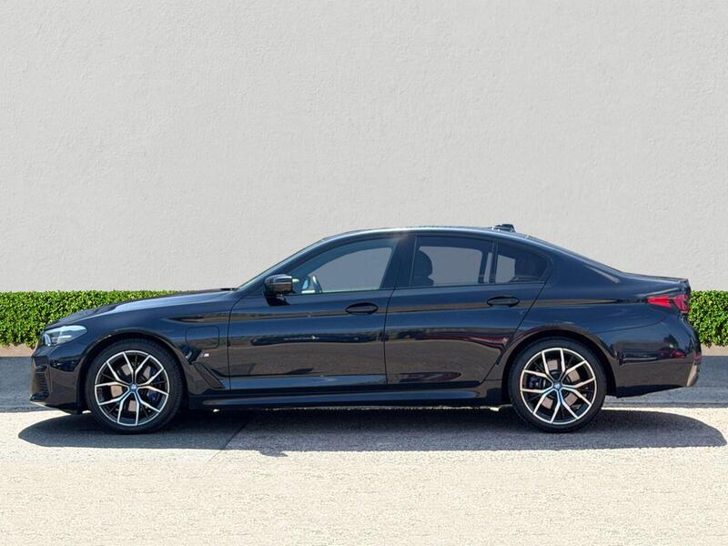 BMW 5 Series view 4