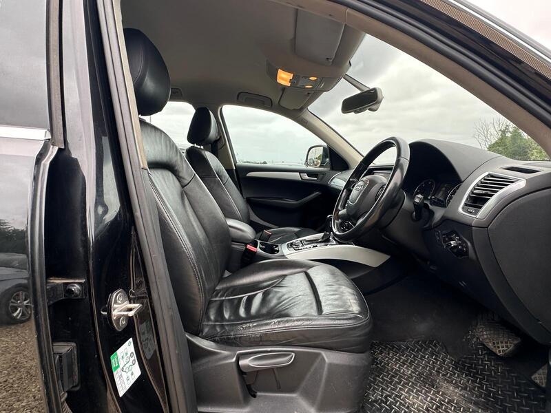 Audi Q5 view 7