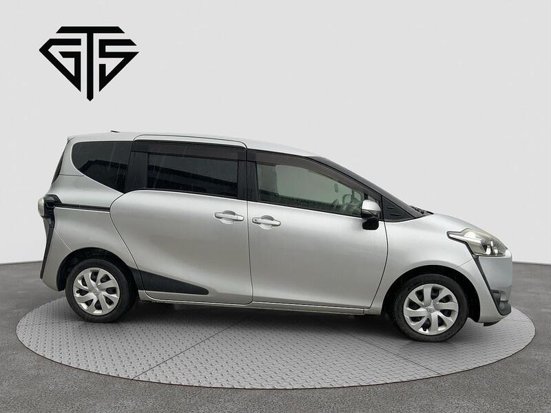 Toyota Toyota Sienta view 2