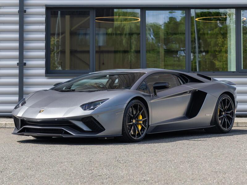 Lamborghini Aventador view 7