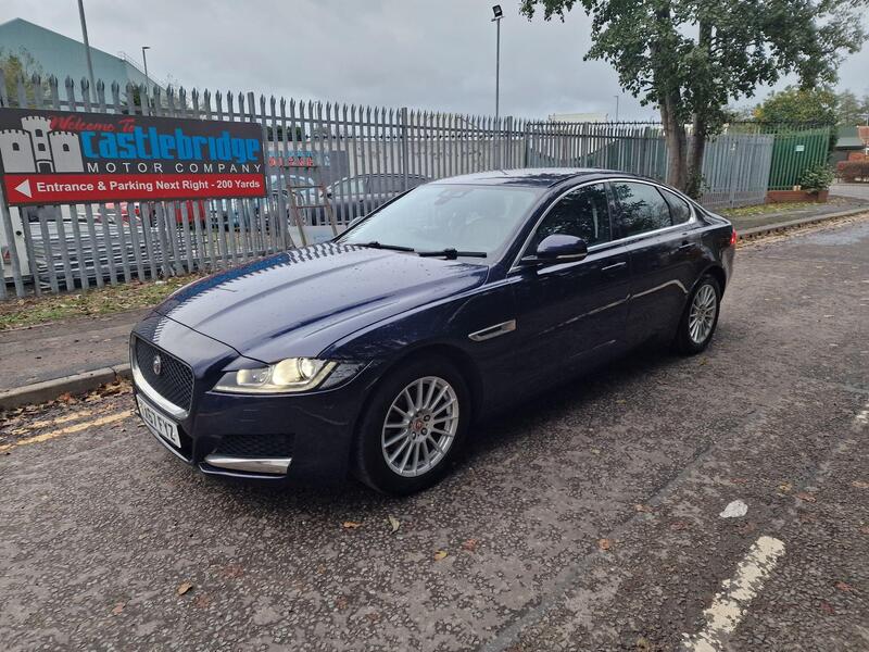 Jaguar XF view 3