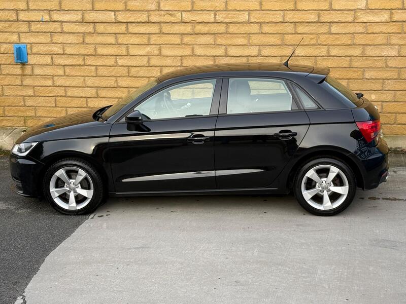 Audi A1 view 2