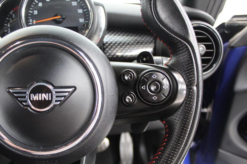 2019 MINI Hatch in Blue — image 35 of 71