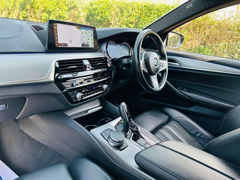BMW 5 Series view 6