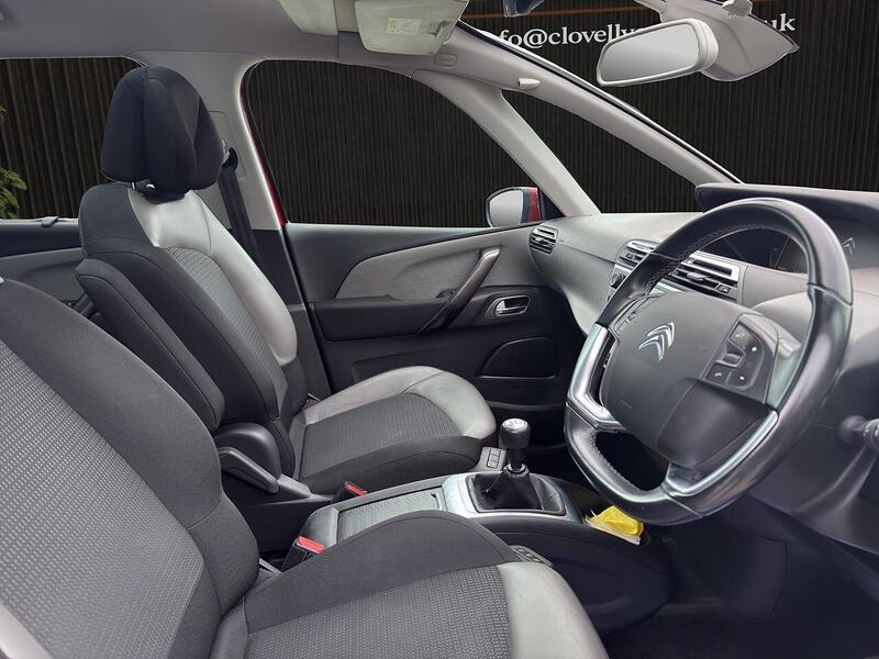 Citroen Grand C4 Picasso view 2