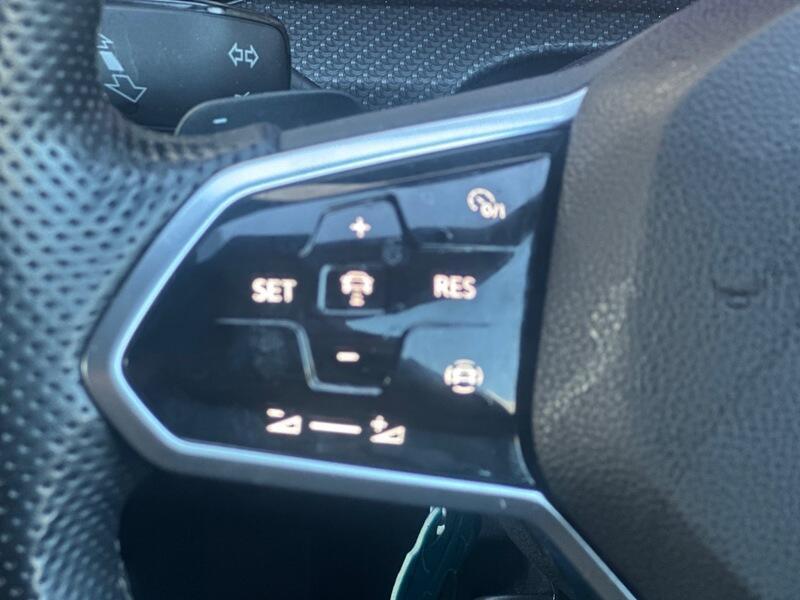 Volkswagen Golf view 52