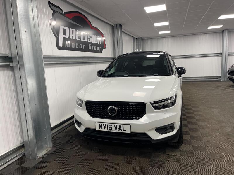 Volvo XC40 view 4