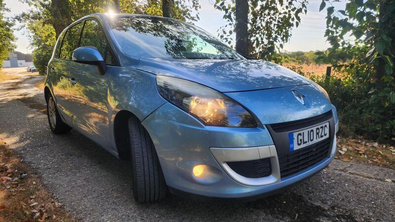 2010 Renault Scenic — photo 16