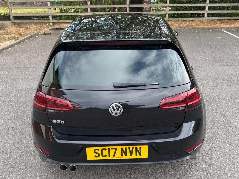Volkswagen Golf view 6