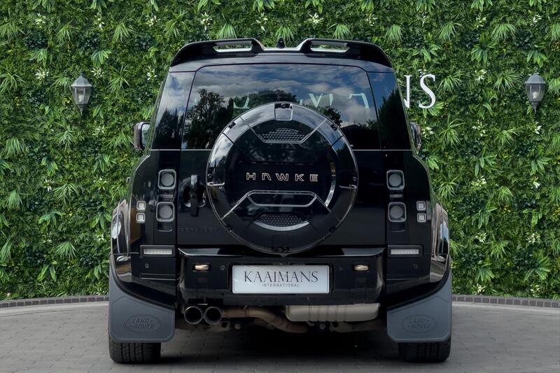 Land Rover Defender 110 view 5