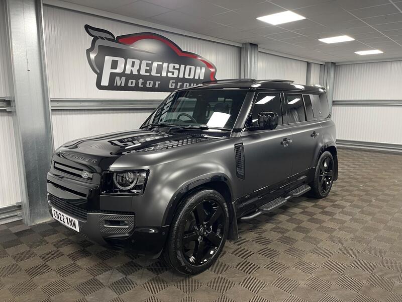 Land Rover Defender 110 view 7
