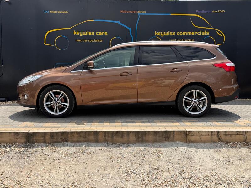 Ford Focus view 2