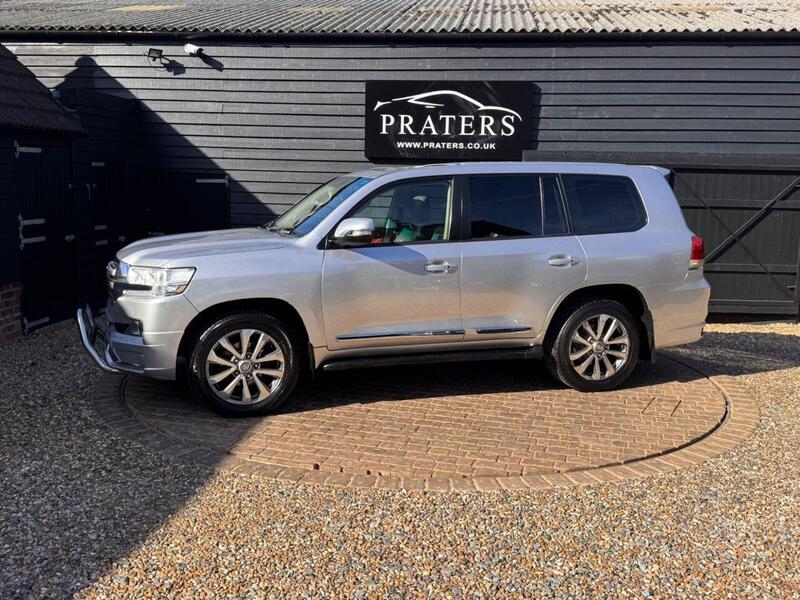 Toyota Land Cruiser view 6