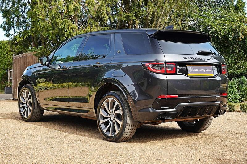 Land Rover Discovery Sport view 3
