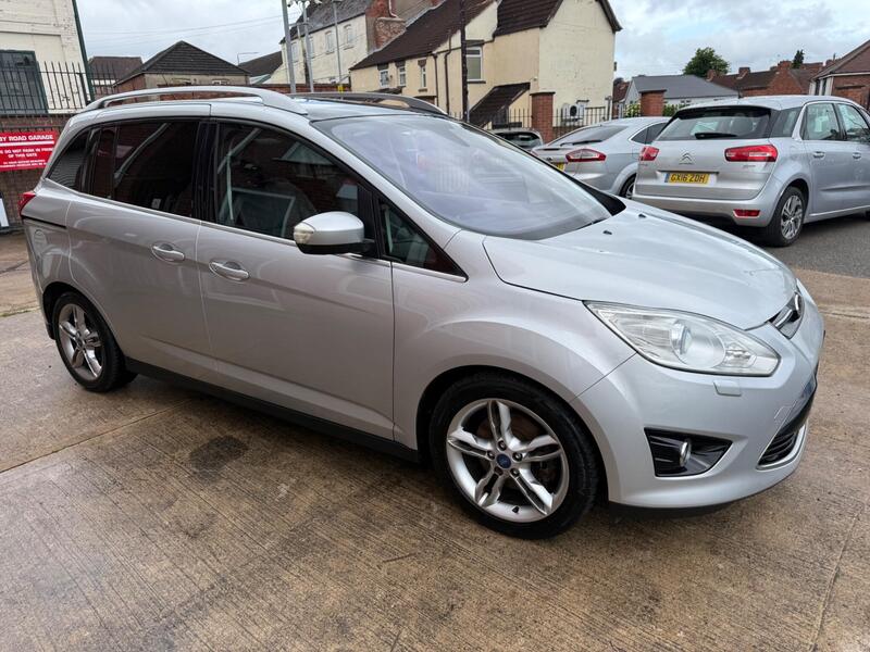 Ford Grand C-Max view 2