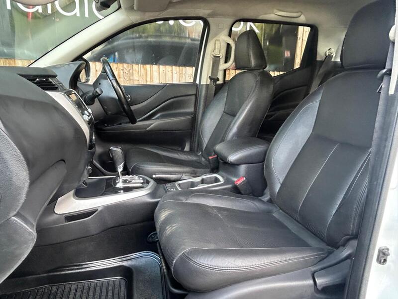 Nissan Navara view 4