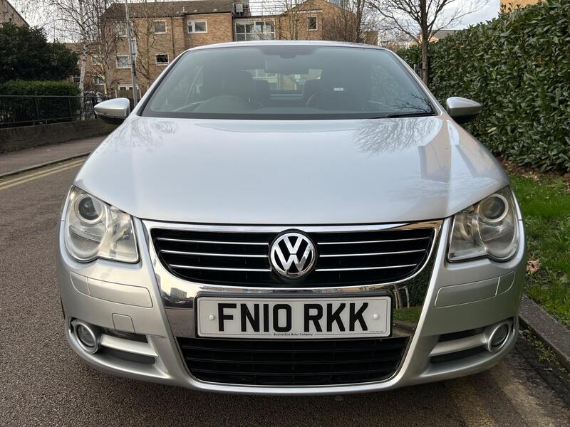 Volkswagen Eos view 2