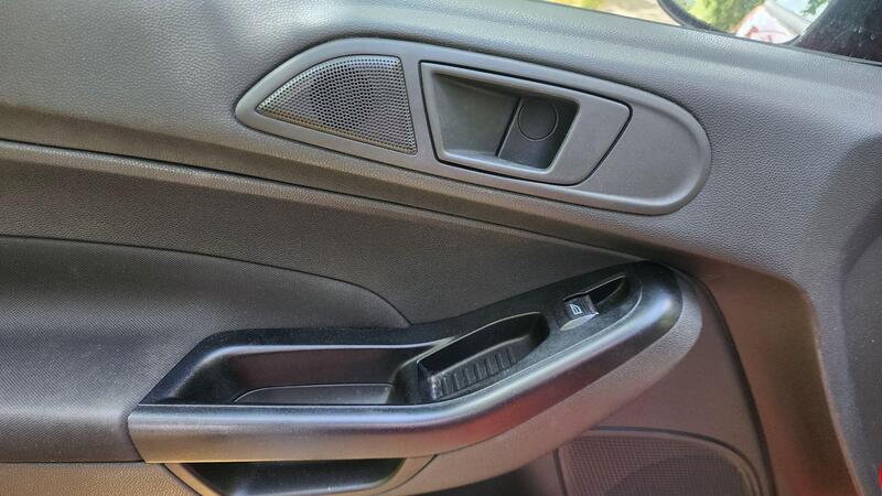 2014 Ford Fiesta — photo 37