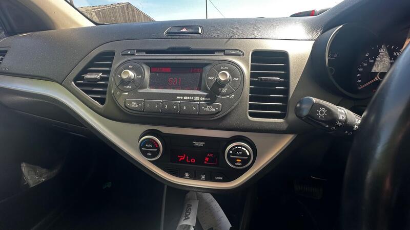2015 Kia Picanto — photo 12