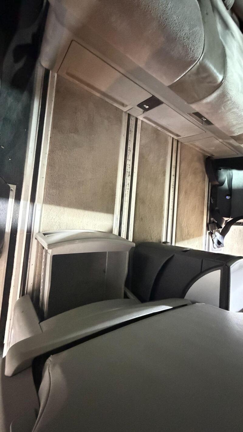 2015 Volkswagen Caravelle — photo 54