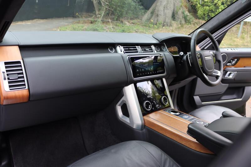 Land Rover Range Rover view 4
