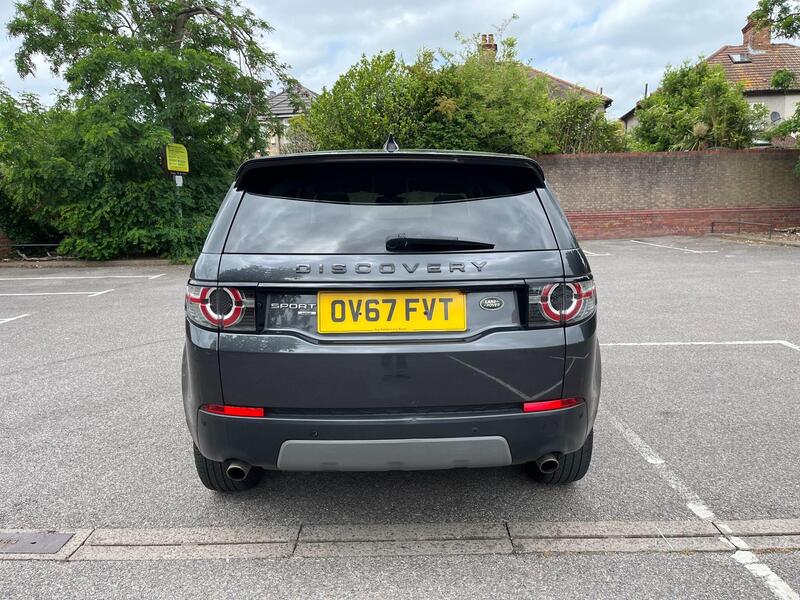 Land Rover Discovery Sport view 6