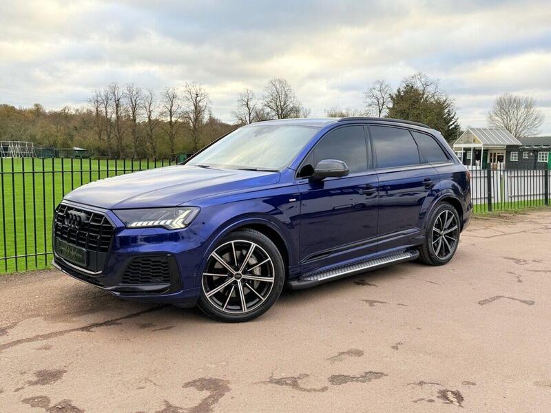 Audi Audi Q7 view 3