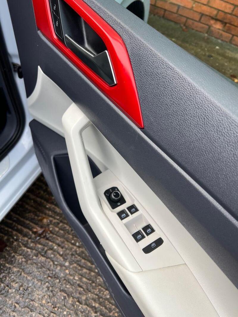 Volkswagen Polo view 25