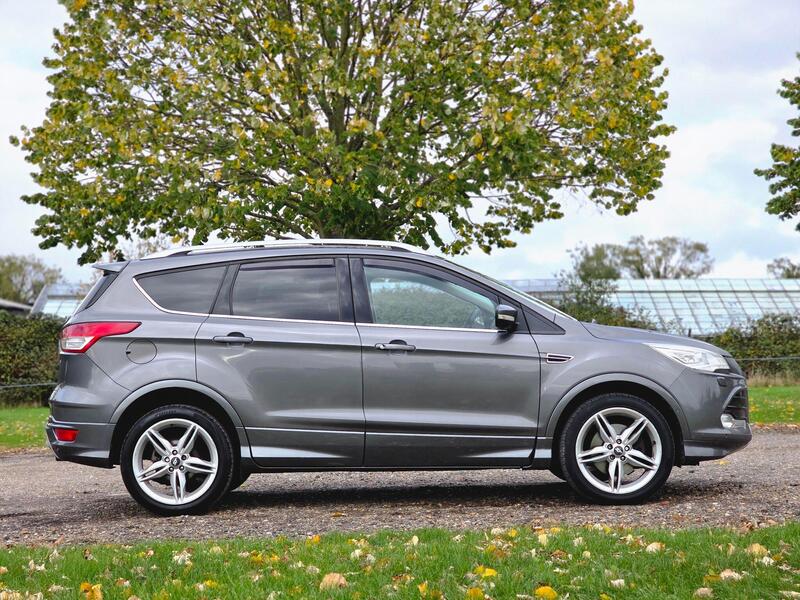 Ford Kuga view 3
