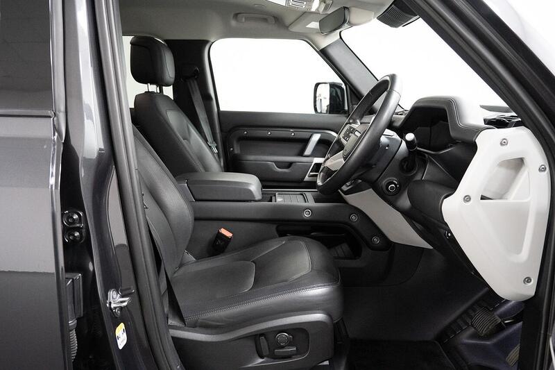 Land Rover Defender view 5