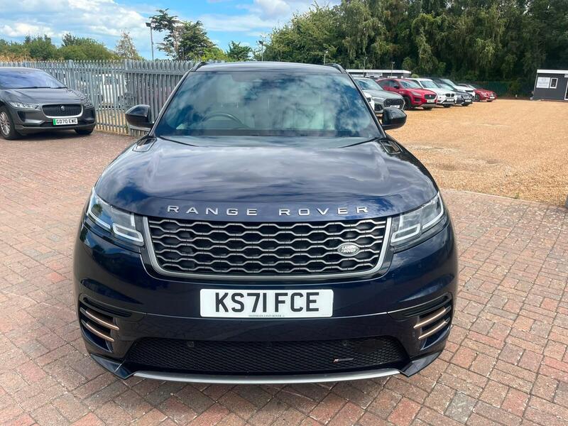 Land Rover Range Rover Velar view 3