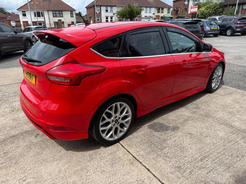Ford Focus view 6