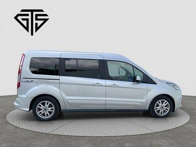 Ford Grand Tourneo Connect view 2