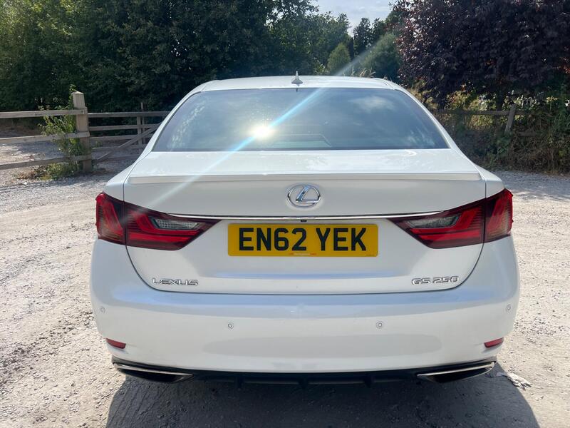 Lexus GS view 5
