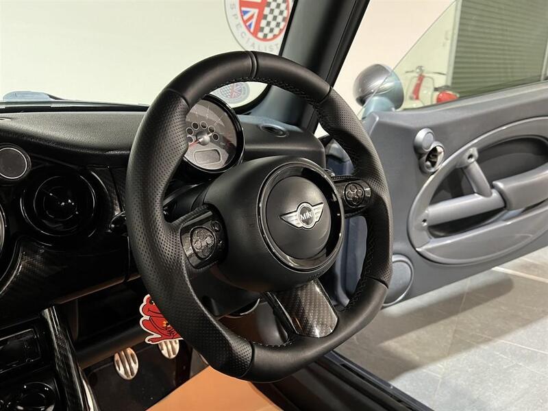 Mini Hatch view 7