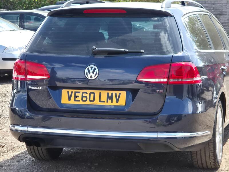 Volkswagen Passat view 6