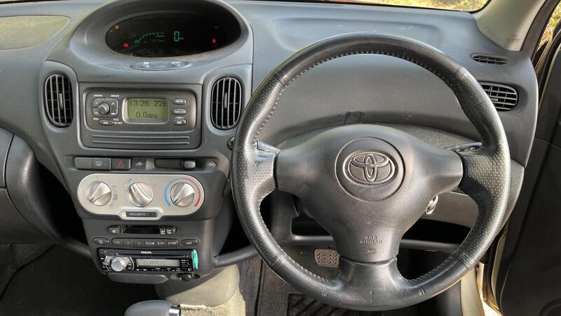 2005 Toyota Yaris Verso — photo 23
