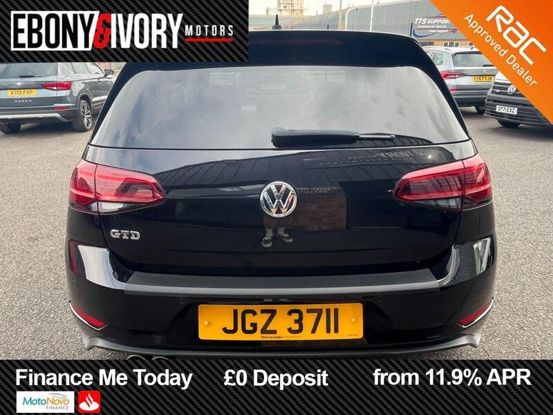 Volkswagen Golf view 4