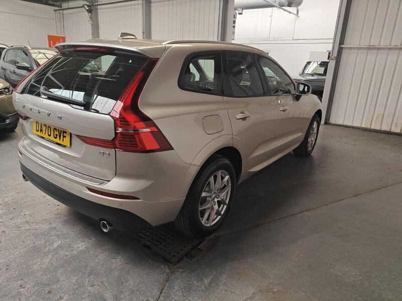 Volvo XC60 view 5