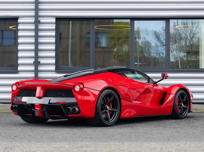 Ferrari Laferrari view 3