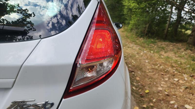 2013 Ford Fiesta — photo 12