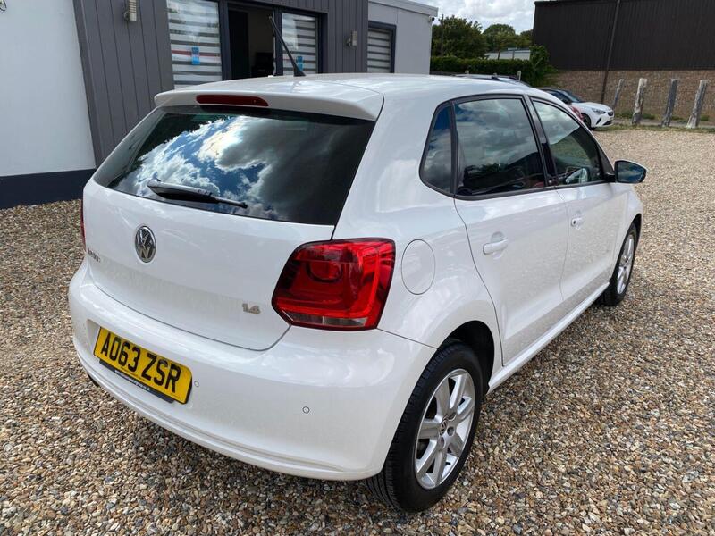 Volkswagen Polo view 5