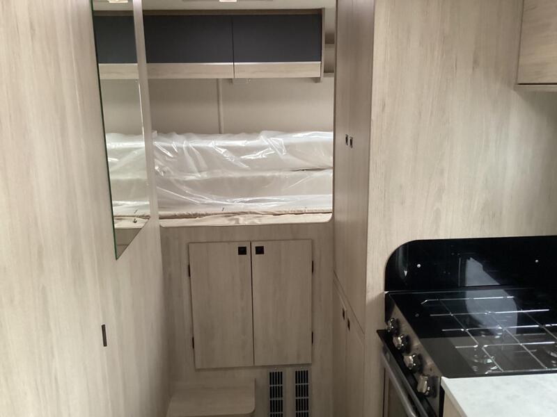 Auto-Trail Expedition C73 — image 14