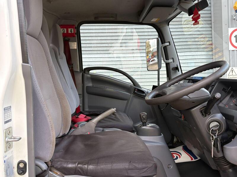 Isuzu N75-150 7.5T Hot Box (Twin)