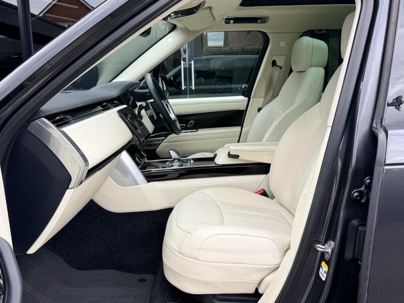 Land Rover Range Rover view 4