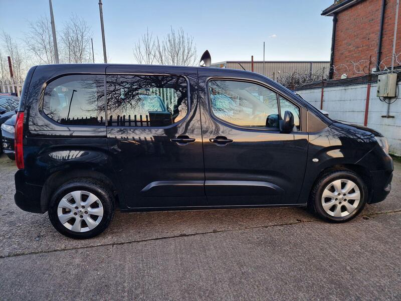 Vauxhall Combo Life view 6
