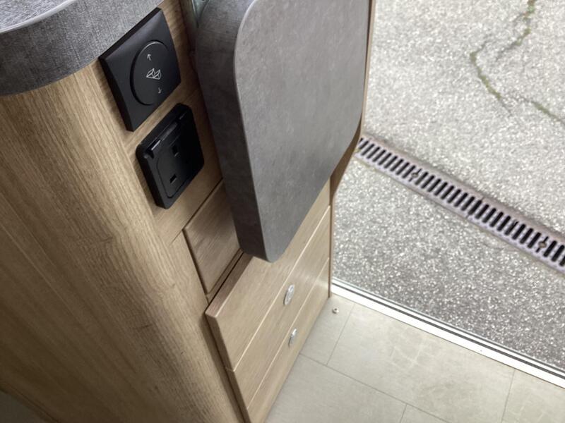 Elddis Autoquest CV40 — image 29